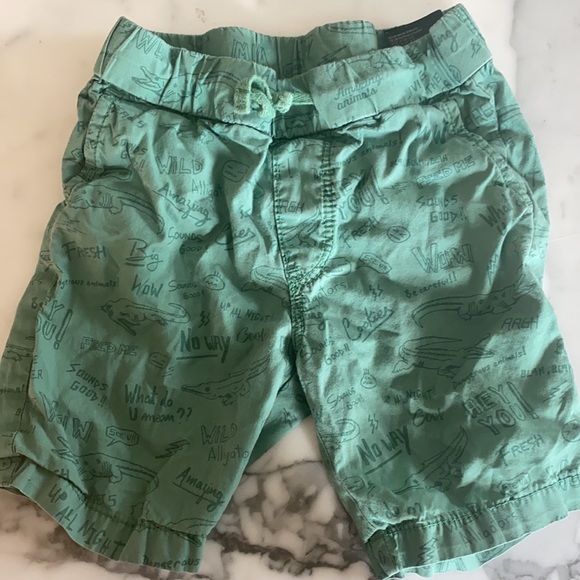 H&M gator shorts & top outfit. Size 2-4. 🐊 - Picture 3 of 5